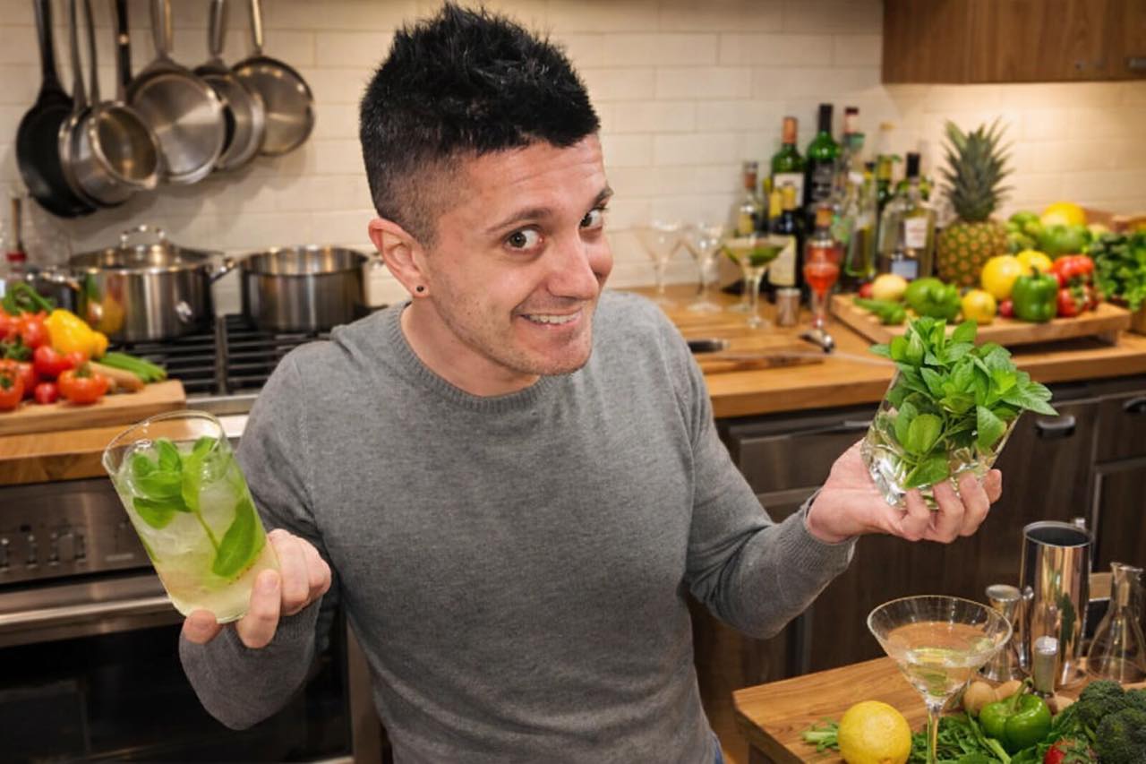 La menta si massaggia, 4 regole per un Mojito perfetto by Michele Piagno, barman molecolare autore di “El Señor Mojito”