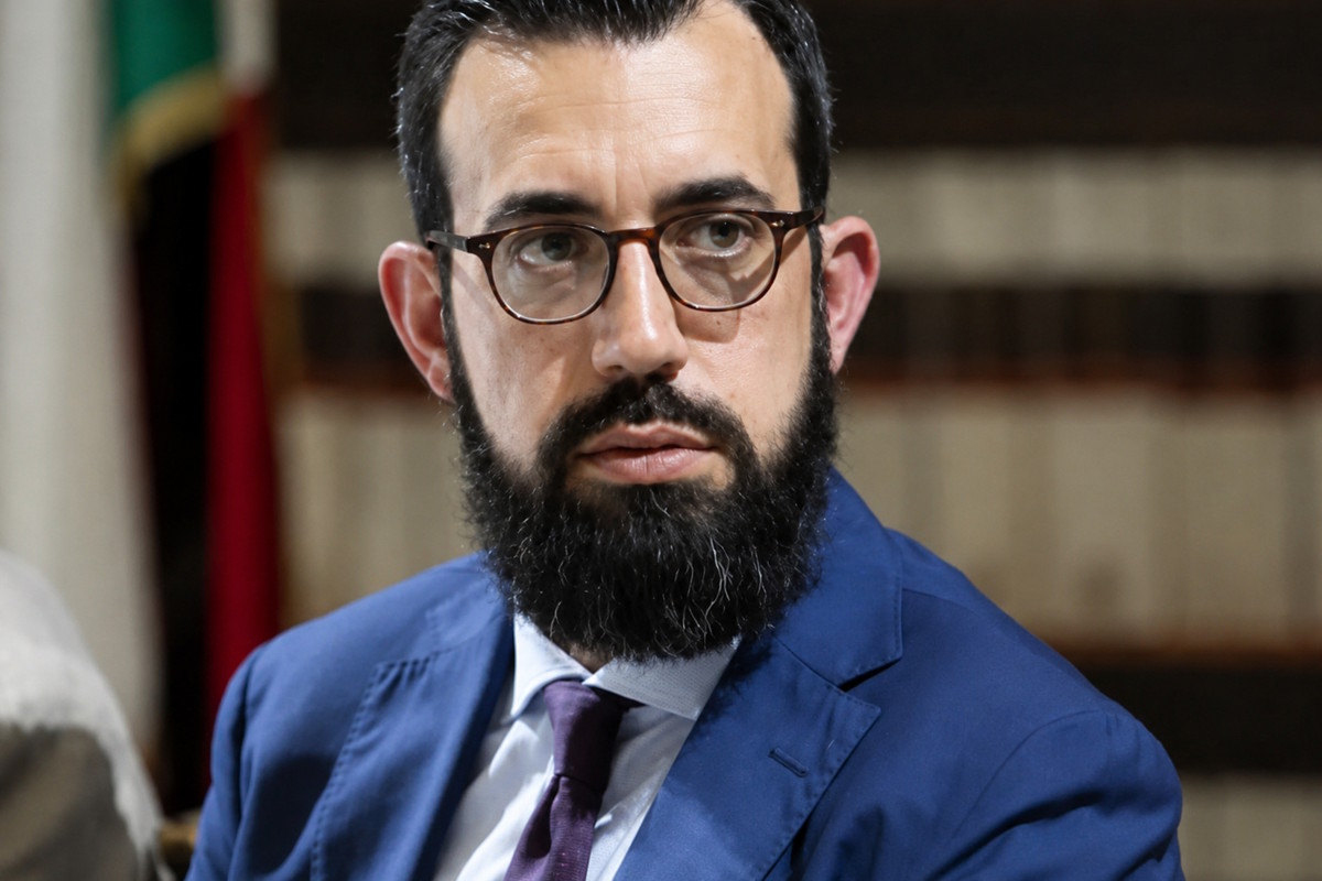 Dove crede di arrivare chi si ostina a camminare all'indietro?